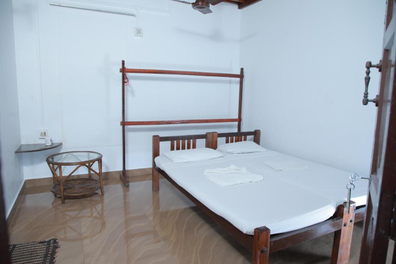 Malayalam Lake Resort Alappuzha ภายนอก รูปภาพ