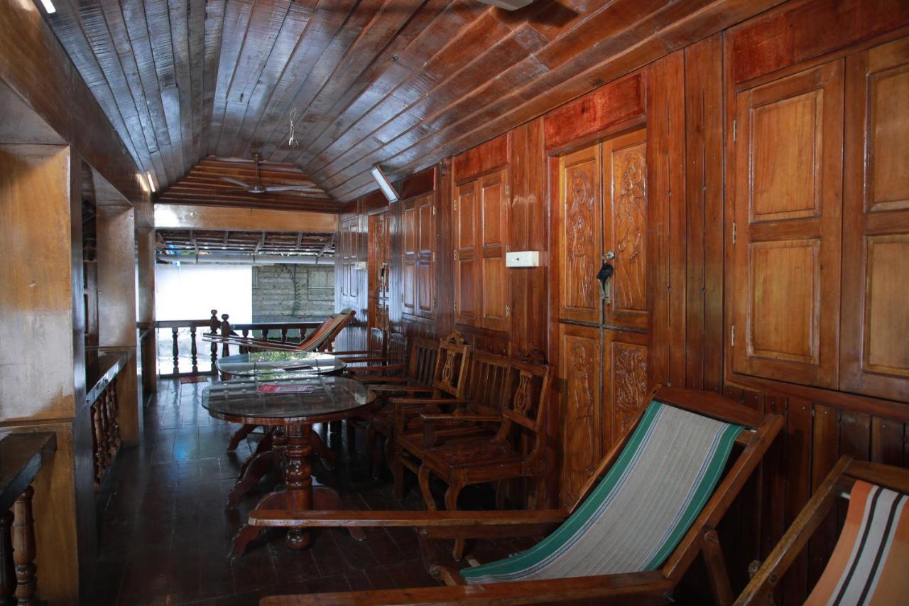 Malayalam Lake Resort Alappuzha ภายนอก รูปภาพ