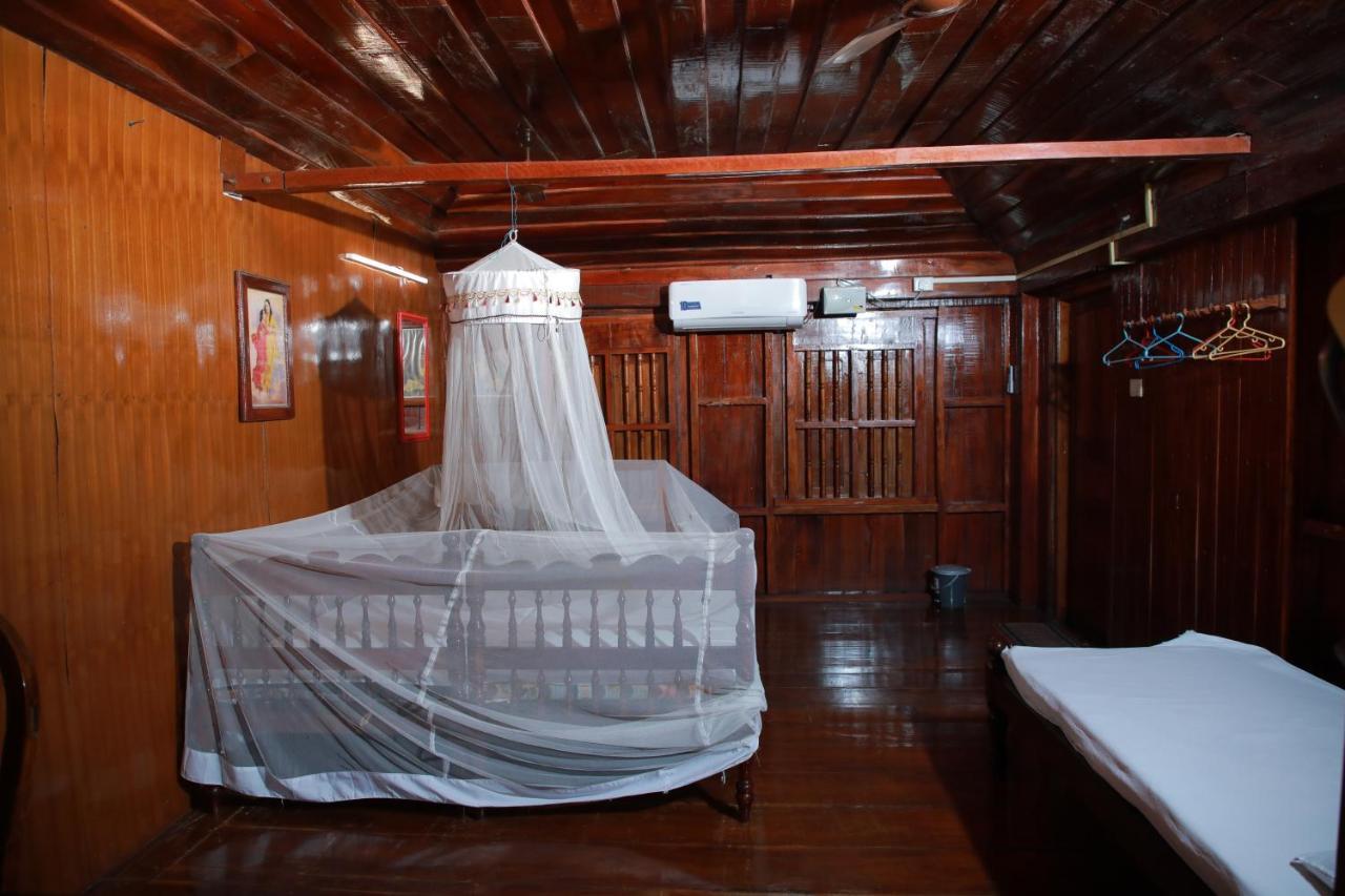 Malayalam Lake Resort Alappuzha ภายนอก รูปภาพ