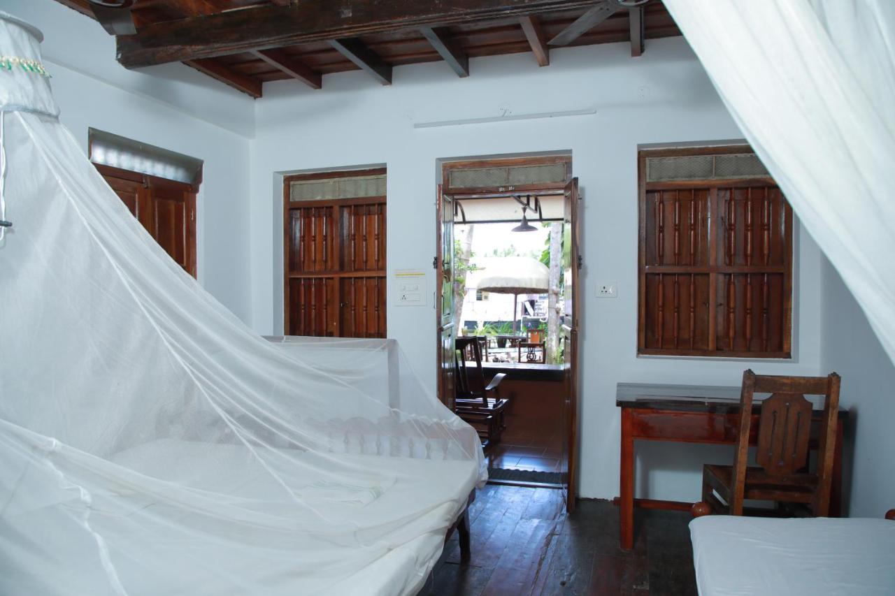 Malayalam Lake Resort Alappuzha ภายนอก รูปภาพ