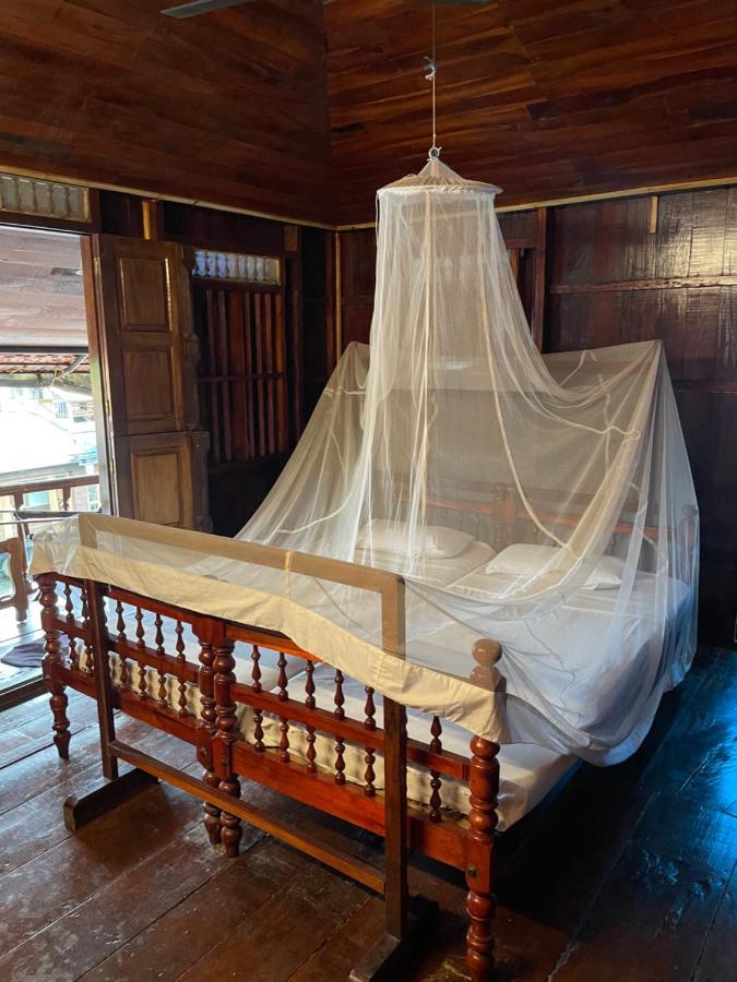 Malayalam Lake Resort Alappuzha ภายนอก รูปภาพ