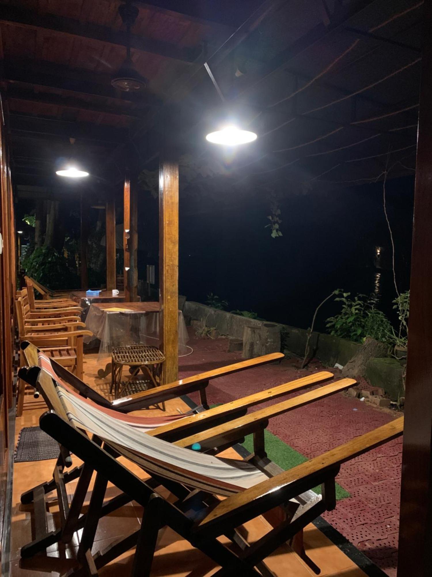 Malayalam Lake Resort Alappuzha ภายนอก รูปภาพ