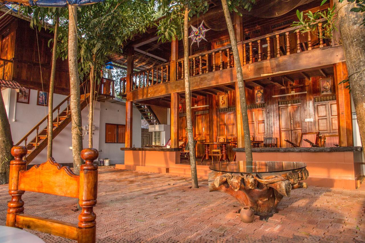 Malayalam Lake Resort Alappuzha ภายนอก รูปภาพ