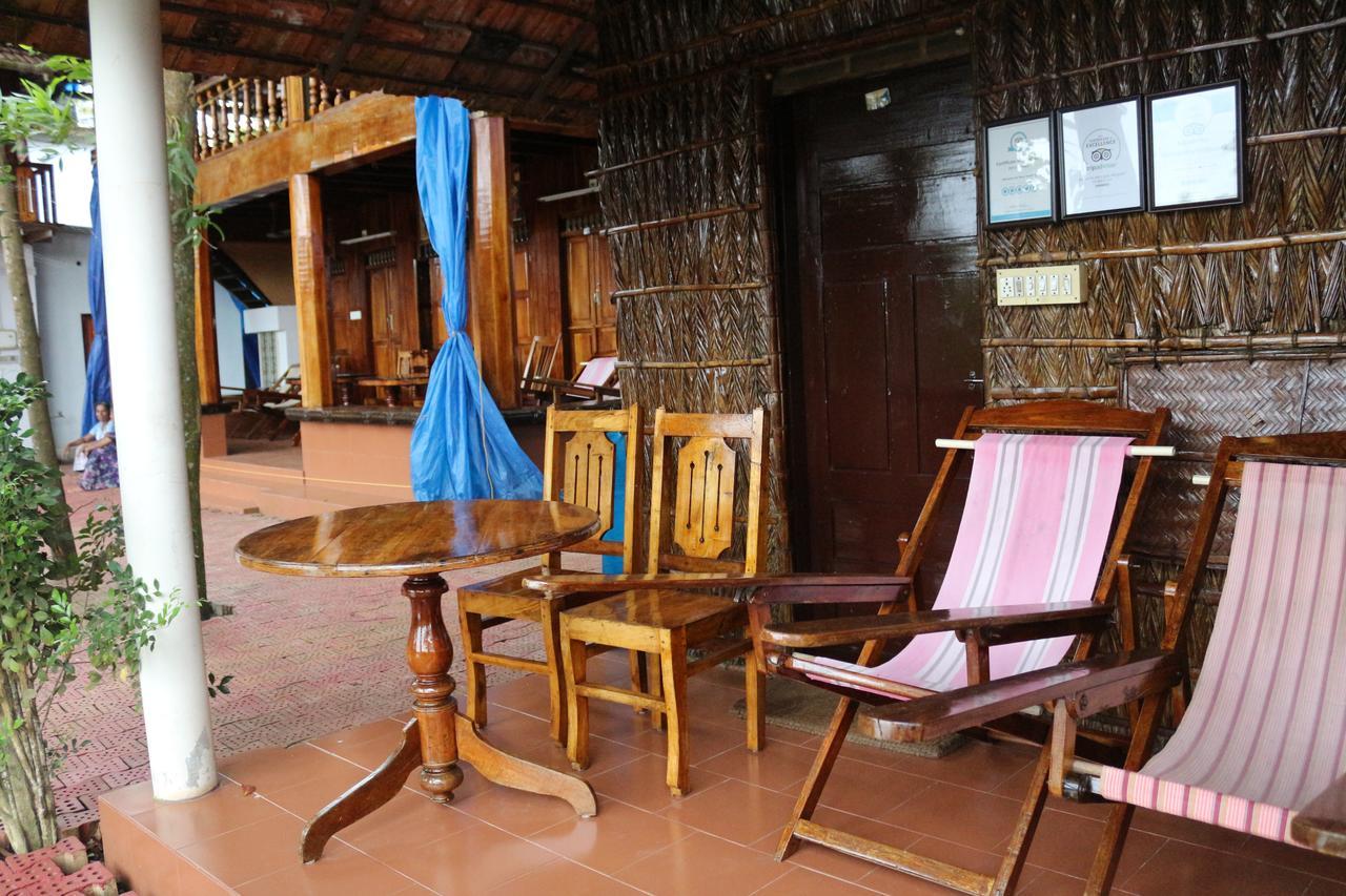 Malayalam Lake Resort Alappuzha ภายนอก รูปภาพ