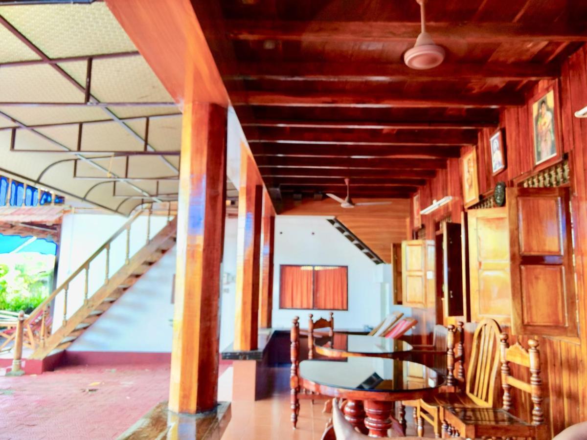 Malayalam Lake Resort Alappuzha ภายนอก รูปภาพ